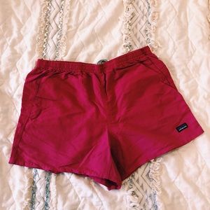 Patagonia 5’ baggies- magenta